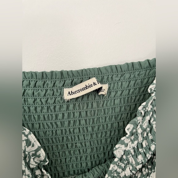 Abercrombie and Fitch mini floral dress size small - Picture 2 of 3